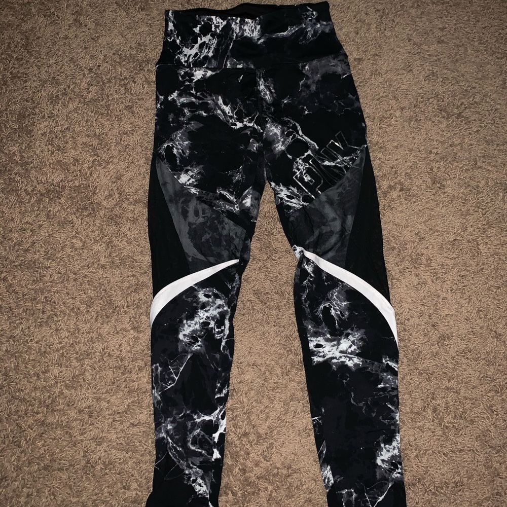 PINK Victoria’s Secret leggings, size Small